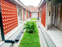 Saijaan Yogyakarta Mitra RedDoorz Hotels near Universitas Negeri Yogyakarta