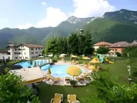 Good Life Hotel Garden - Pools