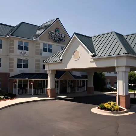 Country Inn & Suites by Radisson, Dundee, MI
