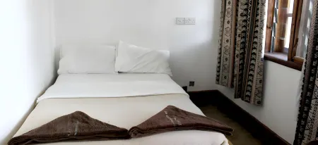 Arusha Backpackers Hotel Отели в г. Аруша