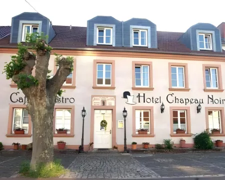 Uno Hotel Chapeau Noir Hotels in Überherrn