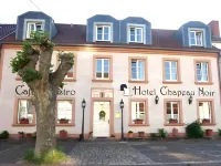 Uno Hotel Chapeau Noir Отели в г. 