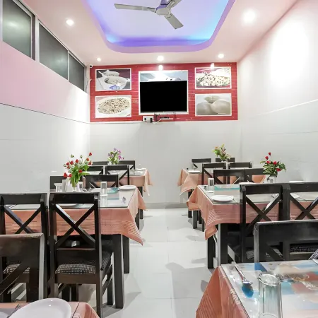 Hotel Pushpa (Berries Group)