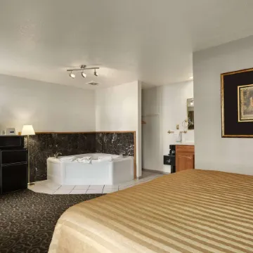 Travelodge by Wyndham Wenatchee