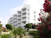 Olbios Marina Resort Hotel فنادق في Ayas Mahallesi