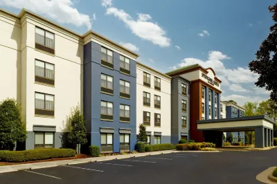 SpringHill Suites Raleigh-Durham Airport/Research Triangle Park 特勒姆表演藝術中心附近的飯店