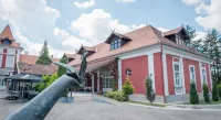 Kastel Ecka Hotel dekat Zrenjanin Catholic Cathedral