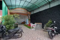 RedDoorz Syariah Near Exit Toll Puncak Hotel a Banjar Waru