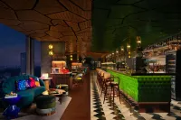 布城 Moxy 酒店 - 酒吧