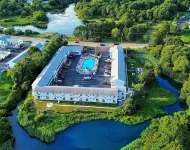 Cape Sands Inn Hotels near Cumberland Farms