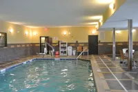 Hampton Inn & Suites Dickinson - Pools