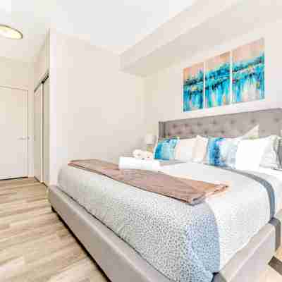 High Rise 1Br Building w Gorgeous Views Rooms