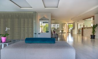 Minos Mare Royal