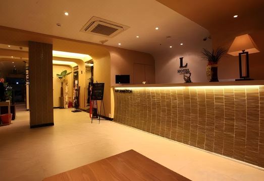 에프 호텔 넓은 객실