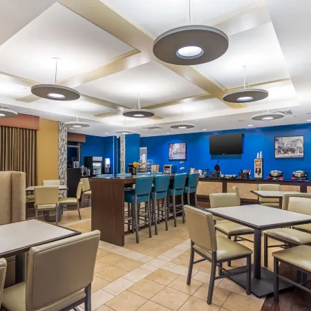 Best Western Plus University Park Inn Suites