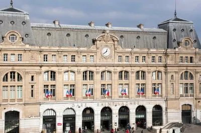 Hôtel ibis Paris Porte de Clichy Centre.