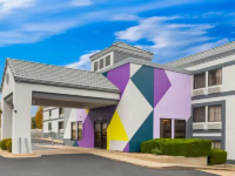 Spark by Hilton Wichita East Hotels in Wichita