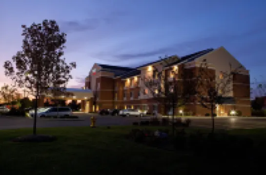 Fairfield Inn & Suites Flint Fenton Hotels in Fenton