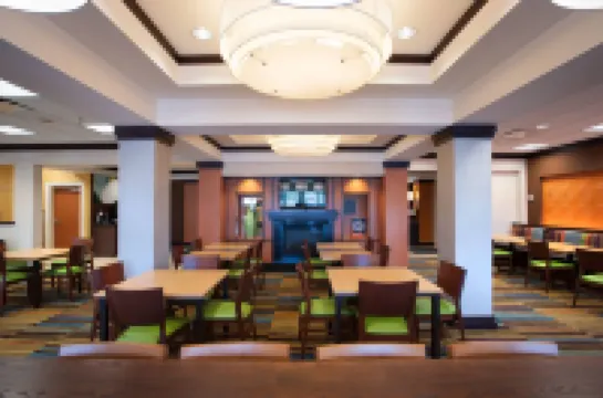 페어필드 인 & 스위트 오렌지 비치