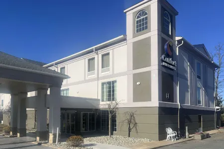 Comfort Inn & Suites Mount Pocono Отели в г. Маунт-Поконо