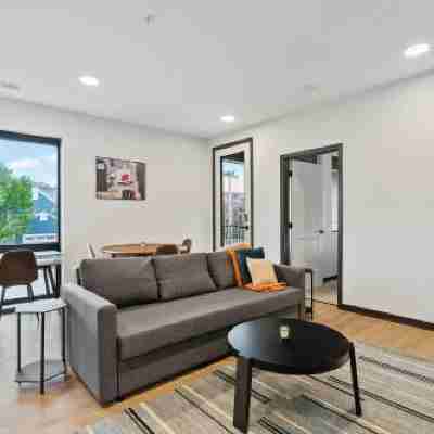 CozySuites at Block20 Rooms
