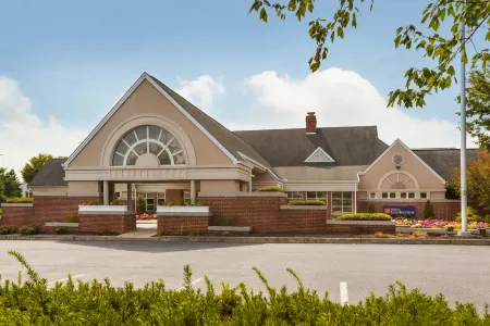Hilton Garden Inn Lancaster Отели рядом с достопримечательностью «Landis Homes»