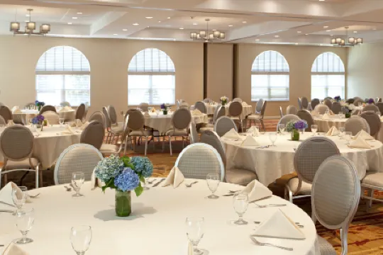 DoubleTree by Hilton Cape Cod - Hyannis