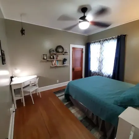 Downtown Retreat with large privacy fenced yard. Pet Friendly!