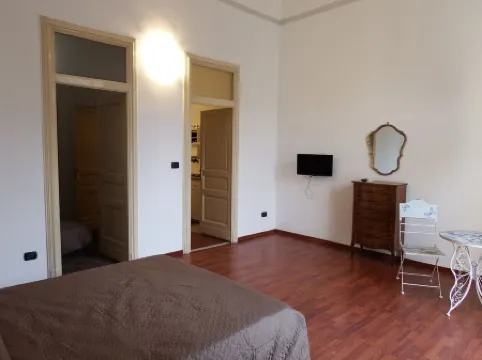 Central house - elegant apartment in an ancient building in the historic center