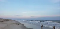 2024 Totally Renovated Oceanview condo Indoor/Outdoor Pool, 150' Waterslide Wifi