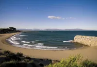 Charming country cottage in quiet village inland Costa Brava. Pool, barbecue