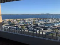 4-person apartment facing the sea 50m from the beach and town center 생트 막심 호텔