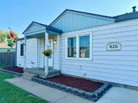 Cozy Home with Privacy Fence, Fire Pit & Garage!