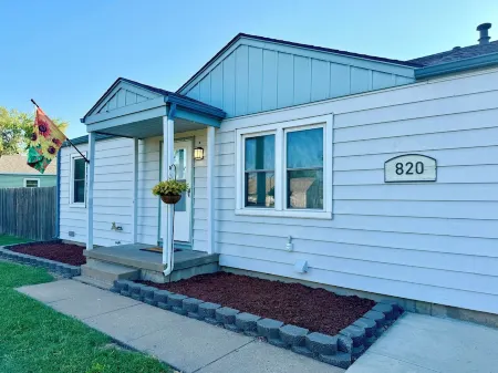 Cozy Home with Privacy Fence, Fire Pit & Garage!