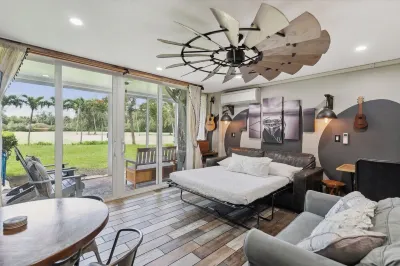 NEW! RusticLuxe — Fully Custom Boss Cabin at Turtle Bay Hotels near CLIMB Works Keana Farms Zipline Tour