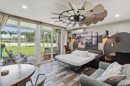 NEW! RusticLuxe — Fully Custom Boss Cabin at Turtle Bay