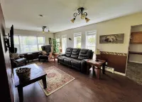 The Rusty MooseLarge Groups Welcome-Great Layout-2 Pets w/Fee-Fenced Back Yard Hotels in Kenai