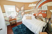 Iconic "Haines Shoe House" - Hot Tub & Firepit - Featured On HGTV