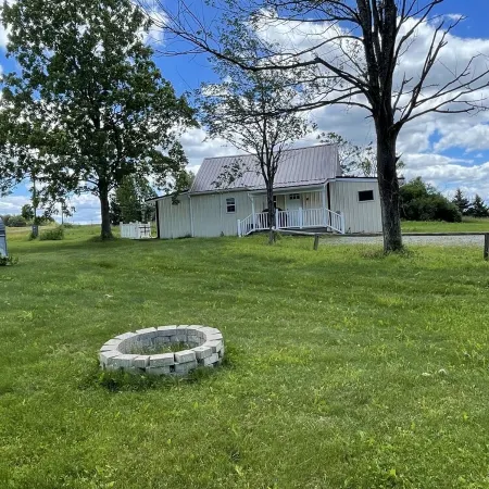 Renovated Cabin, with custom craftwork, in Picturesque Finger Lakes Wine Country