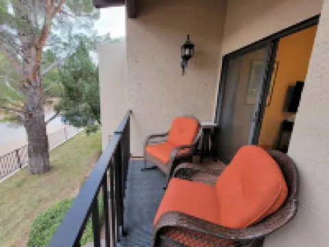 Sedona Eco-Friendly Condo w/ Pool: Walk to Shops Restaurants Golf & Trails