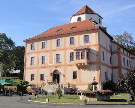 Modern and cozy vacation home completely renovated in 2023 Hoteles en Bad Brambach