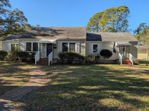 Charming Coastal Retreat in Willowbank near Downtown Georgetown