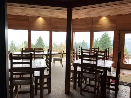 7k sq Ft. on 15 acres. Putting greens & sand trap for golfers & families .<br><br><br><br><br><br>