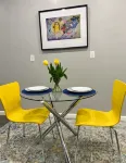 Cozy King Bed suite w/ free Parking ,Self check in and WiFi