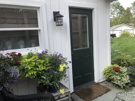 Little Brook Cottage Mount Desert Island “Pet Friendly”
