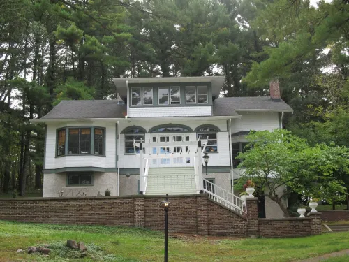 The Hillside B&B, Historic Home, Breakfast, Lake View
