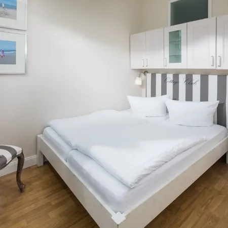 Cozy Vacation Apartment Kaiserhof 002, Directly on the Beach