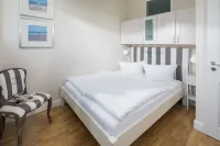 Cozy Vacation Apartment Kaiserhof 002, Directly on the Beach
