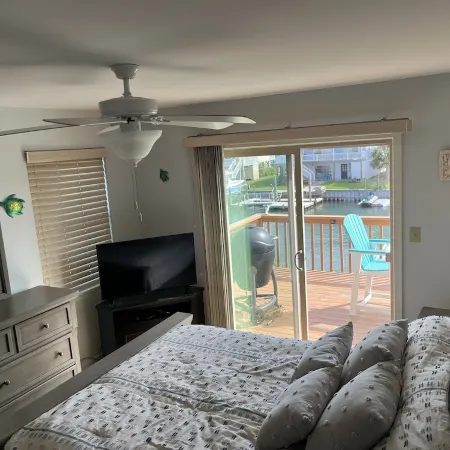 Water front Canal house south end topsail island boatswimdock and beach access