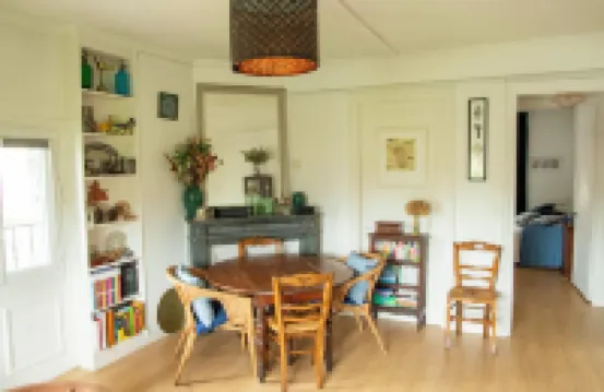 Apt with garden and parking on the banks of the Seine in front of the cathedral